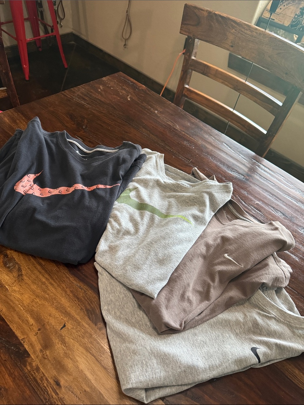 Nike Mens XX LOT of Short-Sleeve Tees in Black, Light Gray, Brown